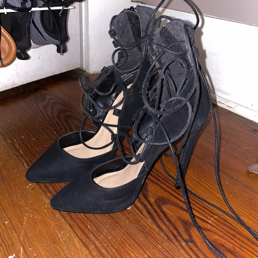 Pointed toe wrap heels